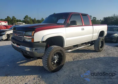 2005 Chevrolet Silverado 2500Hd Work Truck z USA, uszkodzony, nr VIN 1GCHK29U15E159196